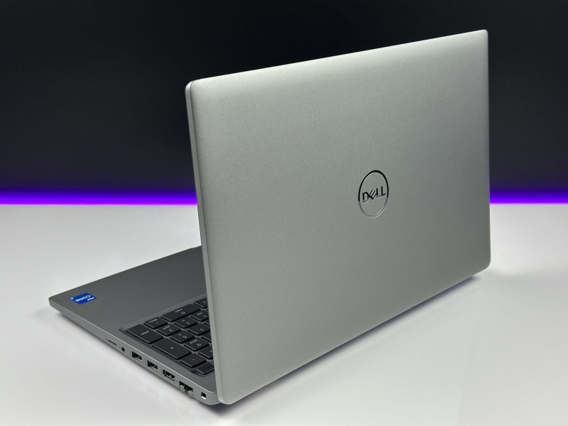 Dell Latitude 5530 – i5-1235U, LTE i ekran FHD 15,6". Nowoczesny laptop biznesowy do pracy mobilnej, wideorozmów i codziennych zadań.