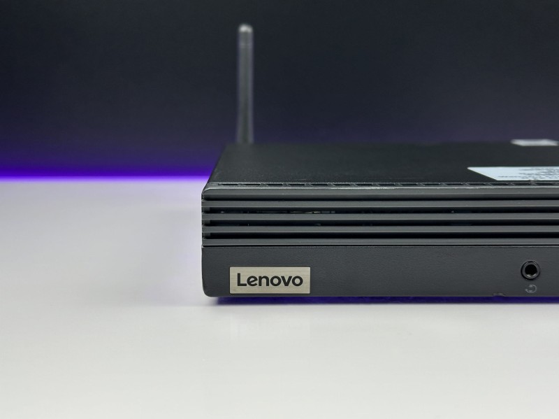 Lenovo ThinkCentre M80q Gen 1 Tiny z procesorem i3-10300T. Kompaktowy komputer stacjonarny do biura, pracy biurowej i stanowisk firmowych. Wi-Fi.  (2).JPG