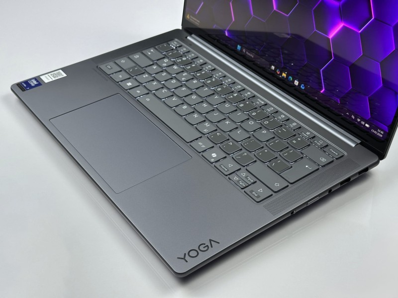 Lenovo Yoga Pro 7 14IAH10 z Ultra 7 255H, 32GB RAM i 1TB SSD. Dotykowy ekran 14,5” OLED 3K zapewnia wysoką jakość obrazu i wydajność (14).JPG