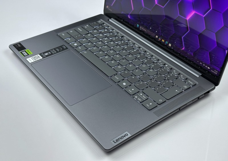 Yoga Pro 7 14IMH9 z Ultra 9 185H, RTX 4060. Dotykowy 14,5” OLED 3K 120Hz zapewnia płynność i moc do projektów kreatywnych oraz pracy 3D (13).JPG