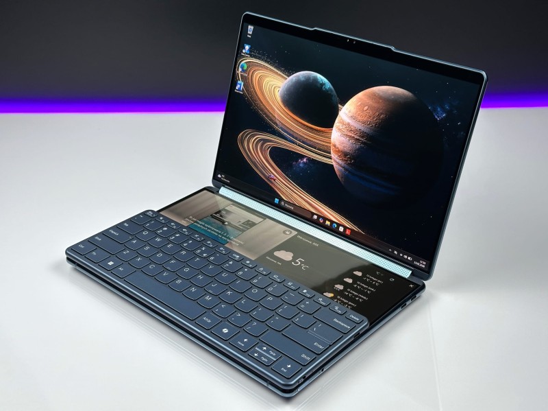 Yoga Book 9 13IMU9 z Ultra 7 155H. Dwa dotykowe ekrany OLED 2.8K umożliwiają multitasking i tryb rozszerzonego pulpitu. Klawiatura, rysik i mysz (9).JPG