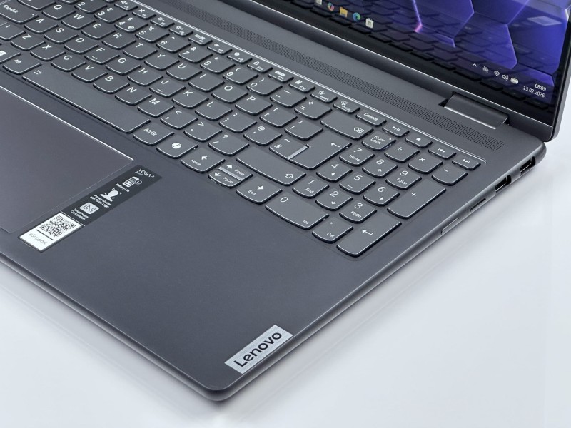 Yoga 7 2in1 16IML9 z Ultra 7 155U. Dotykowy ekran 16” FHD+ i zawias 360° zapewniają komfort pracy, tworzenia i rozrywki w trybie laptopa i tabletu (9).JPG