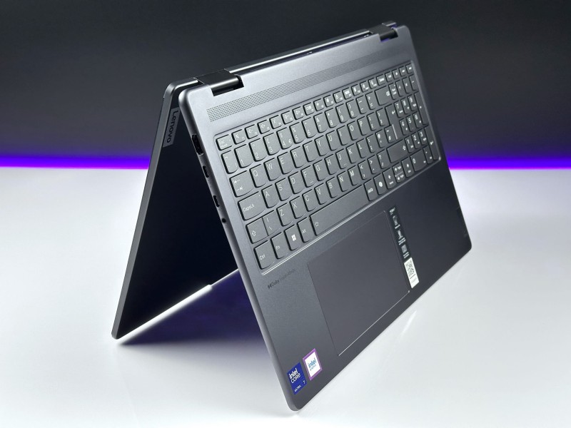Yoga 7 2in1 16IML9 z Ultra 7 155U. Dotykowy ekran 16” FHD+ i zawias 360° zapewniają komfort pracy, tworzenia i rozrywki w trybie laptopa i tabletu (14).JPG