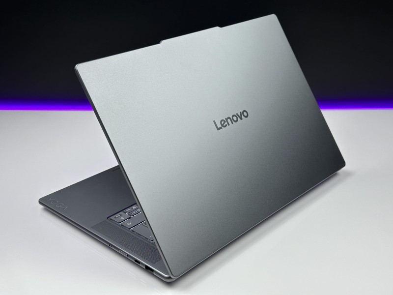 Yoga Slim 7 15ILL9 z Ultra 7 258V. Ekran 15,3” OLED 2.8K i smukła obudowa w kolorze Luna Grey łączą wydajność z eleganckim stylem premium (8).JPG