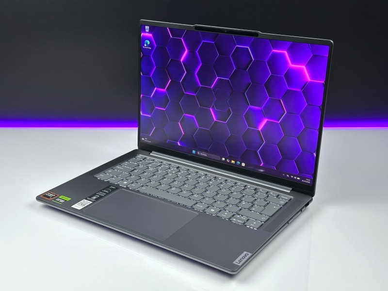 Lenovo Yoga Pro 7 14AHP9 z Ryzen 7 8845HS, RTX 3050. Ekran 14,5” 3K oraz obudowa Luna Grey łączą wydajność do projektów z eleganckim stylem (5).JPG