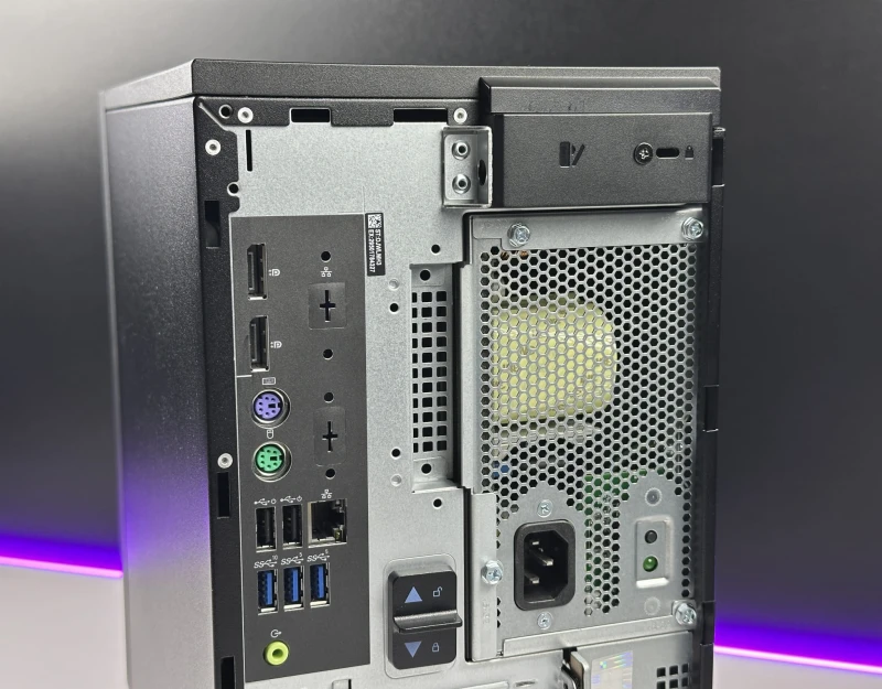 Dell Precision 3650 Tower z i7-11700 i Quadro RTX 4000 8GB to profesjonalna stacja robocza do CAD, 3D, renderingu i projektów inżynierskich.