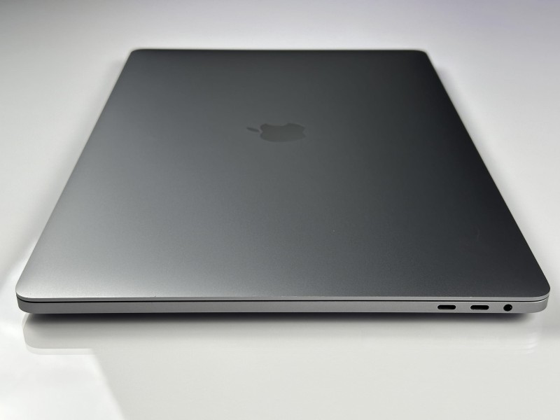 Apple MacBook Pro 16 A2141 i7, 16GB RAM, 512GB SSD, Radeon Pro 5300M – laptop do grafiki, montażu, muzyki i profesjonalnej pracy kreatywnej (10).JPG