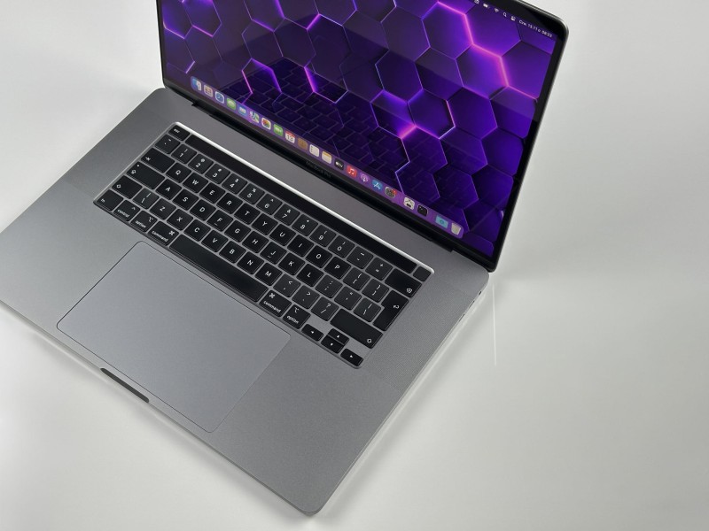 Apple MacBook Pro 16 A2141 i7, 16GB RAM, 512GB SSD, Radeon Pro 5300M – laptop do grafiki, montażu, muzyki i profesjonalnej pracy kreatywnej (15).JPG
