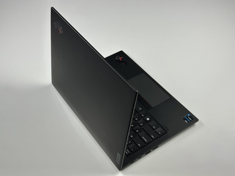 Lenovo ThinkPad X1 Carbon Gen 9 i7-1185G7, 16GB, 14" FHD+ – ultralekki laptop biznesowy z podświetlaną klawiaturą US i obsługą polskich znaków. Lenovo ThinkPad X1 Carbon Gen 9 i7-1185G7, 16GB, 14" FHD+ – ultralekki laptop biznesowy z podświetlaną klawiaturą US i obsługą polskich znaków.