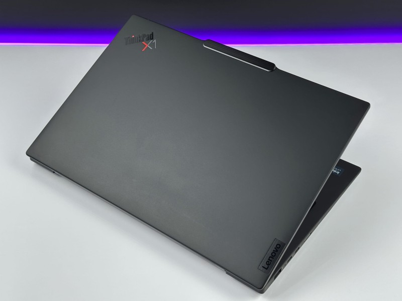 ThinkPad X1 Carbon Gen 12 z Ultra 7 165U, 64GB RAM i LTE zapewnia stały internet z karty SIM. Smukły laptop biznesowy 14” FHD+, klawiatura US.  (10).JPG