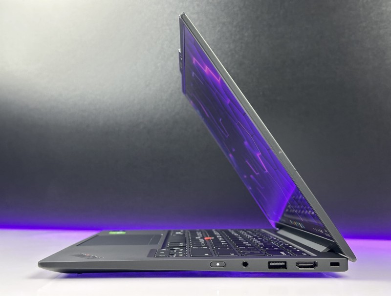 ThinkPad X1 Carbon Gen 12 z Ultra 7 165U, 64GB RAM i LTE zapewnia stały internet z karty SIM. Smukły laptop biznesowy 14” FHD+, klawiatura US.  (14).JPG
