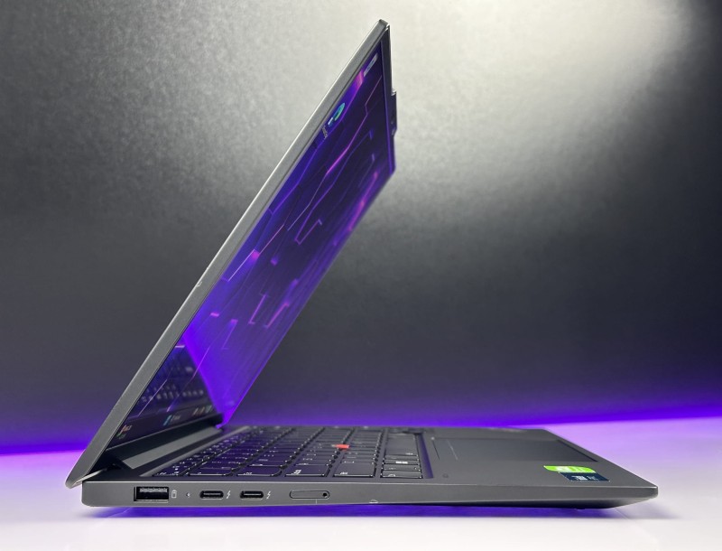 ThinkPad X1 Carbon Gen 12 z Ultra 7 165U, 64GB RAM i LTE zapewnia stały internet z karty SIM. Smukły laptop biznesowy 14” FHD+, klawiatura US.  (15).JPG