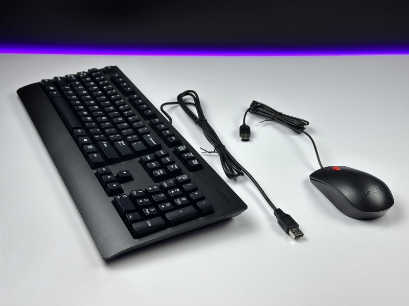 Lenovo ThinkCentre M75q Gen 5 Tiny z Ryzen 7 8700GE i Radeon 780M. Wydajny mini PC z Wi-Fi – w zestawie klawiatura, mysz i zasilacz. BOX.