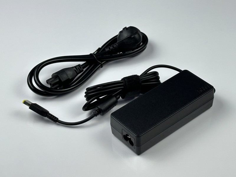 Lenovo ThinkCentre M75q Gen 5 Tiny z Ryzen 7 8700GE i Radeon 780M. Wydajny mini PC z Wi-Fi – w zestawie klawiatura, mysz i zasilacz. BOX.