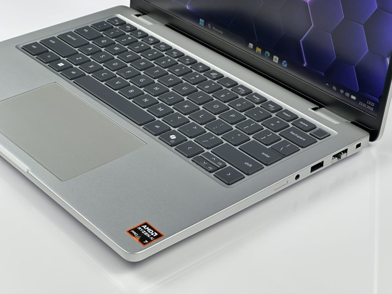 Dell Pro 14 Plus PB14255 Ryzen AI 7 350, 64GB RAM LPDDR5. Wydajny laptop 14” FHD+ do pracy biznesowej i nowoczesnych zastosowań AI (10).JPG