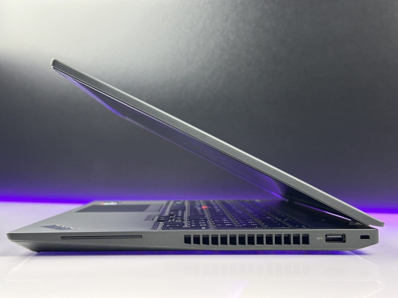 Lenovo ThinkPad T16 Gen 1 z i7-1270P i dotykowym ekranem 16” FHD+. Wydajny laptop biznesowy z dużą przestrzenią roboczą do pracy i multitaskingu (11).JPG
