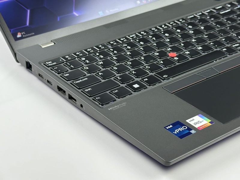 Lenovo ThinkPad T16 Gen 1 z i7-1270P i dotykowym ekranem 16” FHD+. Wydajny laptop biznesowy z dużą przestrzenią roboczą do pracy i multitaskingu (13).JPG Lenovo ThinkPad T16 Gen 1 z i7-1270P i dotykowym ekranem 16” FHD+. Wydajny laptop biznesowy z dużą przestrzenią roboczą do pracy i multitaskingu (13).JPG