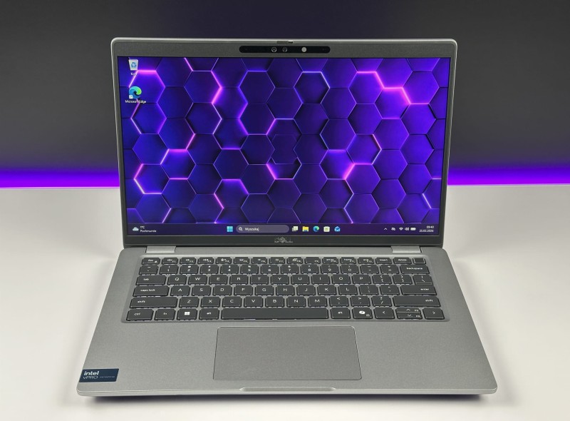 Dell Latitude 5450 z Ultra 5 135U i dotykowym ekranem 14” FHD. Wydajny laptop biznesowy do pracy biurowej, zdalnej i mobilnej (2).JPG