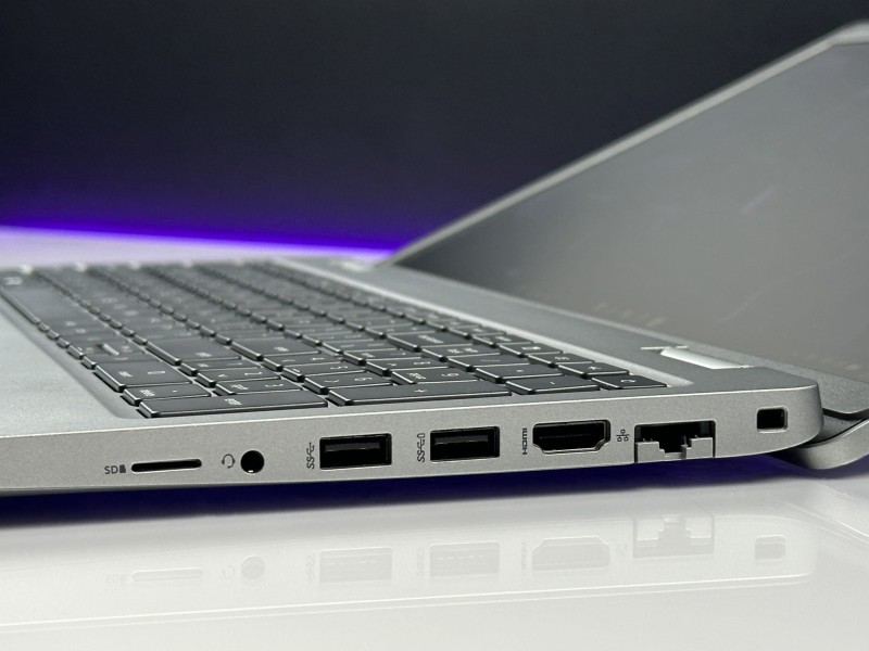 Dell Latitude 5520 z i5-1145G7, matrycą FHD, klawiaturą US (PL QWERTY) – mobilny laptop biznesowy stworzony do pracy w każdych warunkach (7).JPG Dell Latitude 5520 z i5-1145G7, matrycą FHD, klawiaturą US (PL QWERTY) – mobilny laptop biznesowy stworzony do pracy w każdych warunkach (7).JPG