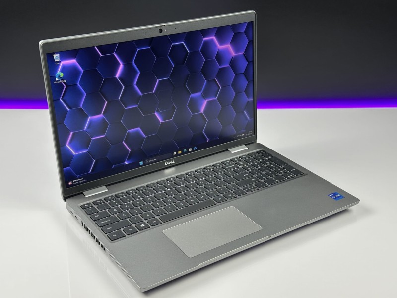 Dell Precision 3571  i7-12800H, Quadro T600 – stacja robocza stworzona do pracy w CAD, projektach 3D i profesjonalnych zastosowaniach graficznych (2).JPG