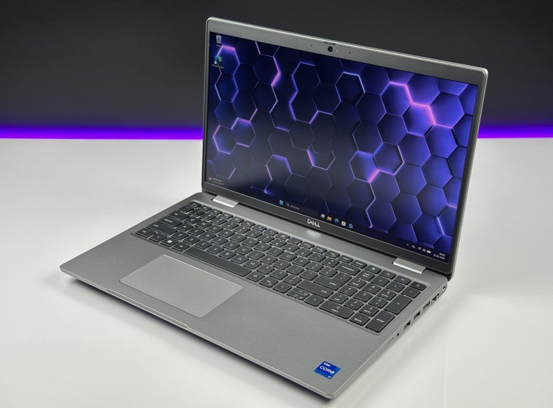 Dell Precision 3571  i7-12800H, Quadro T600 – stacja robocza stworzona do pracy w CAD, projektach 3D i profesjonalnych zastosowaniach graficznych (5).JPG