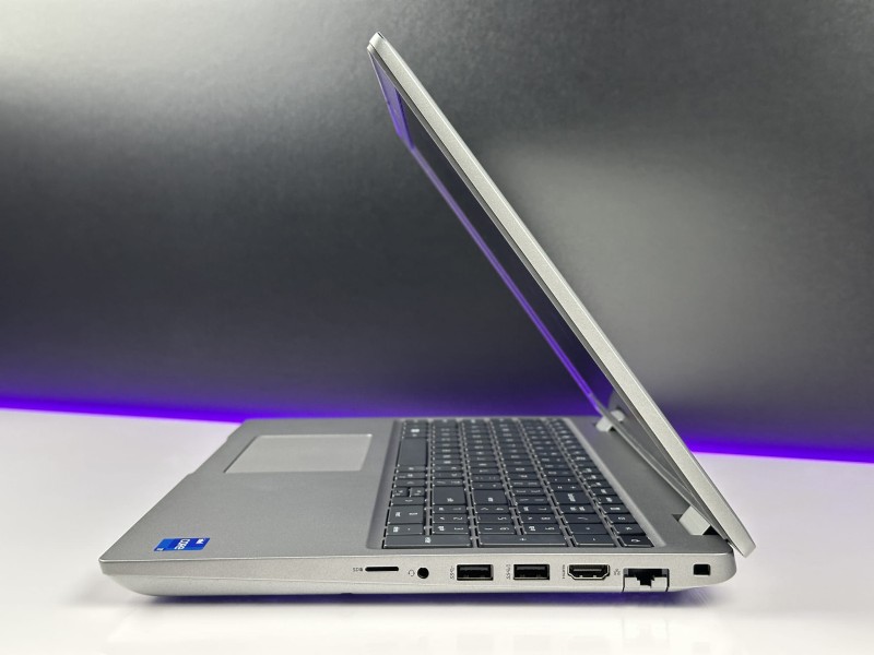 Dell Precision 3571  i7-12800H, Quadro T600 – stacja robocza stworzona do pracy w CAD, projektach 3D i profesjonalnych zastosowaniach graficznych (9).JPG