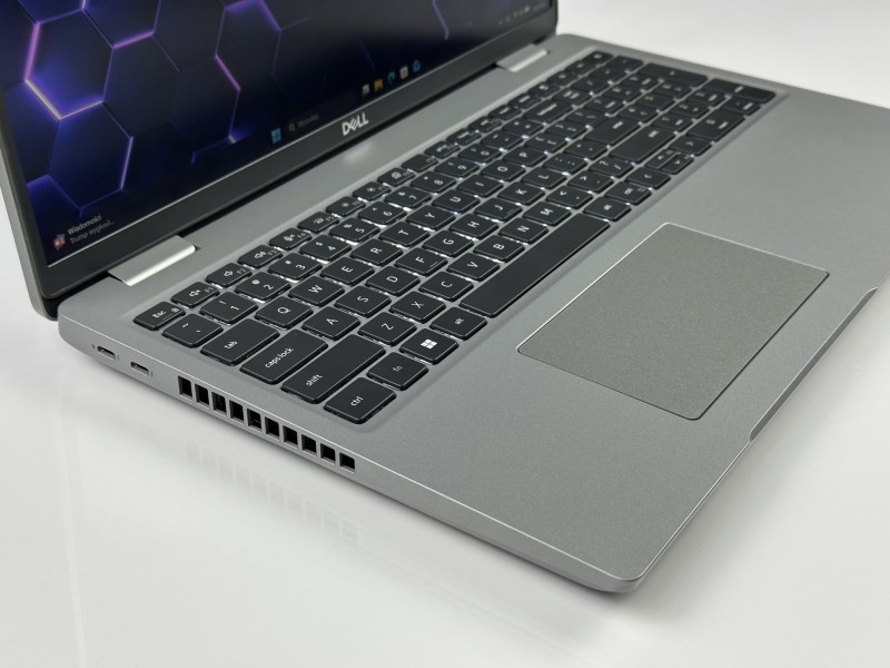 DELL Precision 3571 i5-12600H z dedykowaną kartą T600 (4GB). Laptop 15,6” FHD dotykowy - do projektowania, analiz i wymagających aplikacji.