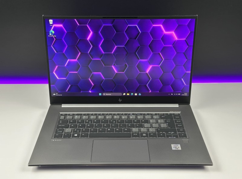 HP ZBook 15 Studio G7 – potężny i9-10885H, 32GB RAM i Quadro T2000 (4GB). Matryca FHD i wydajność stacji roboczej zamknięta w smukłej obudowie (1).JPG