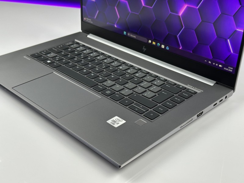 HP ZBook 15 Studio G7 – potężny i9-10885H, 32GB RAM i Quadro T2000 (4GB). Matryca FHD i wydajność stacji roboczej zamknięta w smukłej obudowie (6).JPG