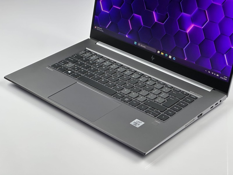 HP ZBook 15 Studio G7 – potężny i9-10885H, 32GB RAM i Quadro T2000 (4GB). Matryca FHD i wydajność stacji roboczej zamknięta w smukłej obudowie (10).JPG