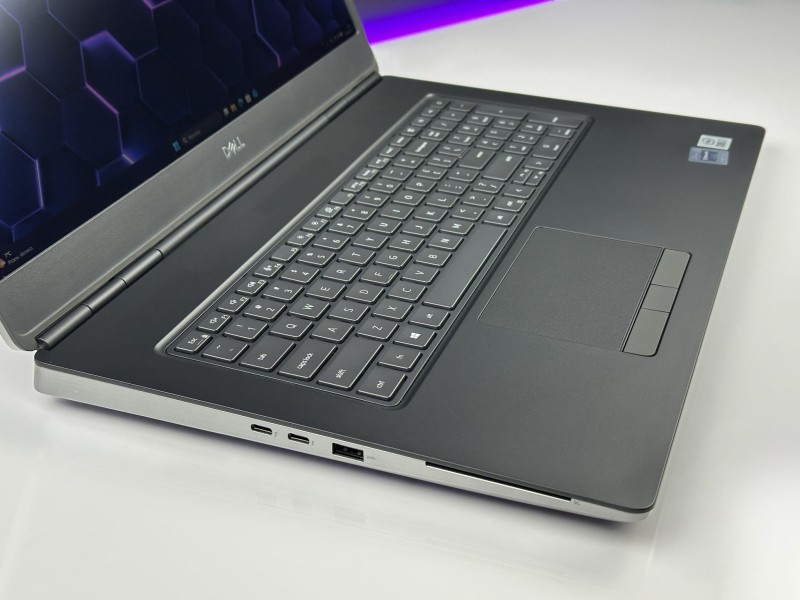 Dell Precision 7750 z i7-10750H i RTX3000 – profesjonalna stacja robocza stworzona do grafiki 3D, CAD i wymagających projektów inżynieryjnych.