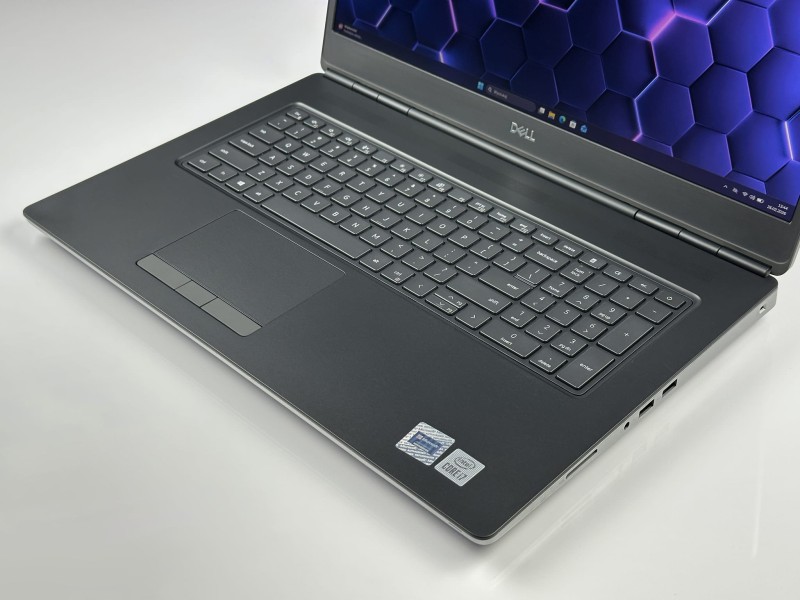 Dell Precision 7750 z i7-10750H i RTX3000 – profesjonalna stacja robocza stworzona do grafiki 3D, CAD i wymagających projektów inżynieryjnych.