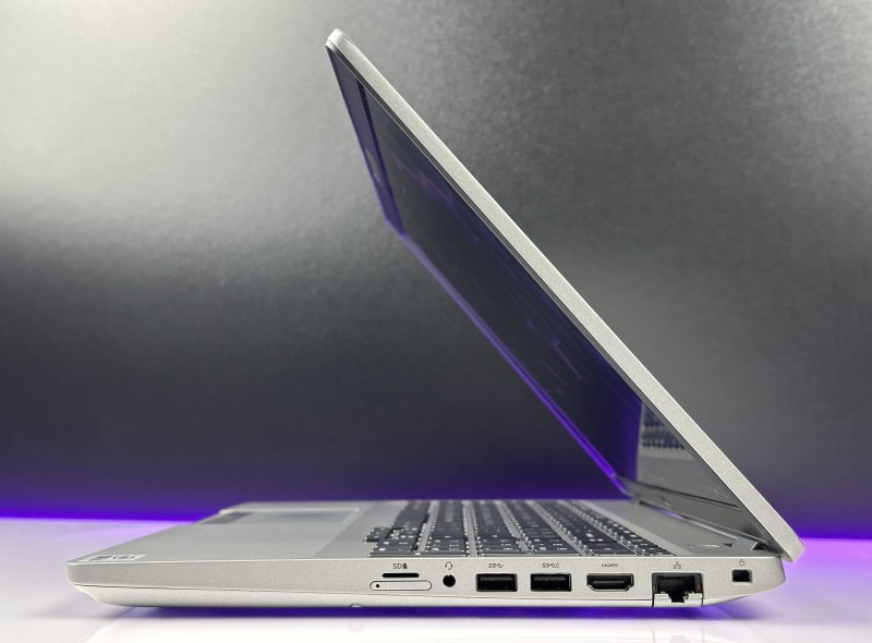 Dell Precision 3551 z i9-10885H i Quadro P620 (4 GB). Laptop biznesowy 15,6” FHD - do CAD, projektów 3D i wymagających aplikacji technicznych (12).JPG