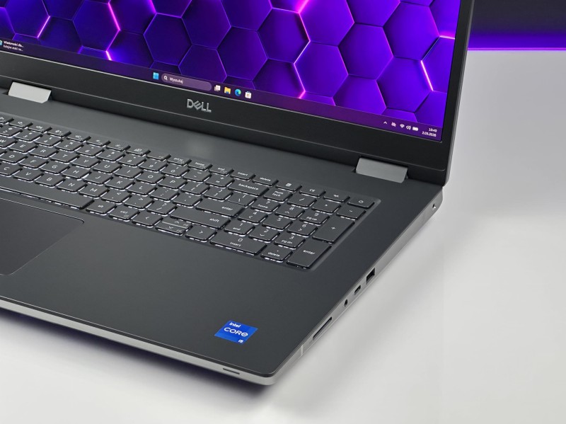 Dell Precision 7770 z i5-12600HX i RTX A3000. Duży ekran 17,3” FHD i pamięć CAMM zapewniają wydajność do CAD, 3D i projektów inżynierskich (7).JPG