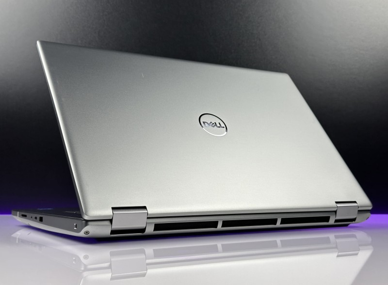 Dell Precision 7770 z i5-12600HX i RTX A3000. Duży ekran 17,3” FHD i pamięć CAMM zapewniają wydajność do CAD, 3D i projektów inżynierskich (9).JPG