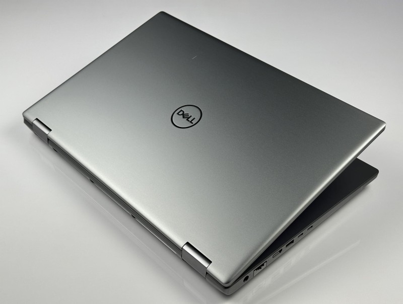 Dell Precision 7770 z i5-12600HX i RTX A3000. Duży ekran 17,3” FHD i pamięć CAMM zapewniają wydajność do CAD, 3D i projektów inżynierskich (10).JPG