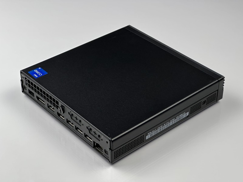 Lenovo ThinkCentre M70q Gen 3 Tiny – i5-12400T w ultrakompaktowej obudowie. Wydajny komputer biurowy, oszczędność miejsca. Zasilacz w zestawie (7).JPG