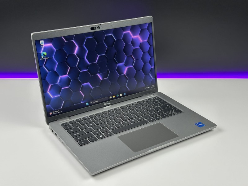 Dell Latitude 5440 z i5-1345U, matrycą FHD i klawiaturą US (PL QWERTY) – laptop biznesowy łączący wydajność, mobilność i wygodę codziennej pracy (2).JPG