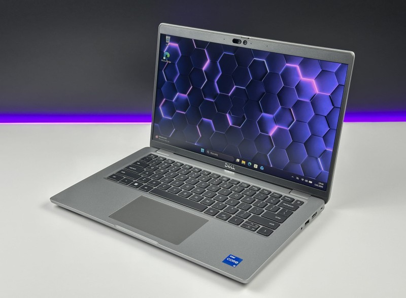 Dell Latitude 5440 z i5-1345U, matrycą FHD i klawiaturą US (PL QWERTY) – laptop biznesowy łączący wydajność, mobilność i wygodę codziennej pracy (5).JPG