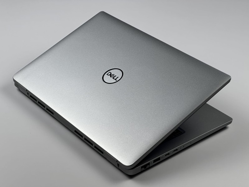 Dell Latitude 5440 z i5-1345U, matrycą FHD i klawiaturą US (PL QWERTY) – laptop biznesowy łączący wydajność, mobilność i wygodę codziennej pracy (7).JPG