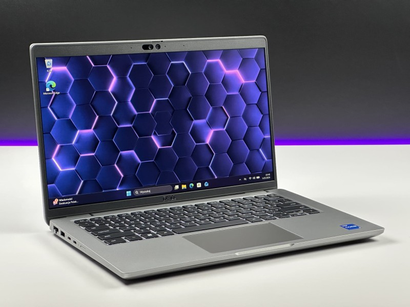 Dell Latitude 5440 z i5-1345U, matrycą FHD i klawiaturą US (PL QWERTY) – laptop biznesowy łączący wydajność, mobilność i wygodę codziennej pracy (11).JPG