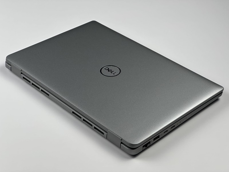 Dell Latitude 5440 z i5-1345U, matrycą FHD i klawiaturą US (PL QWERTY) – laptop biznesowy łączący wydajność, mobilność i wygodę codziennej pracy (13).JPG