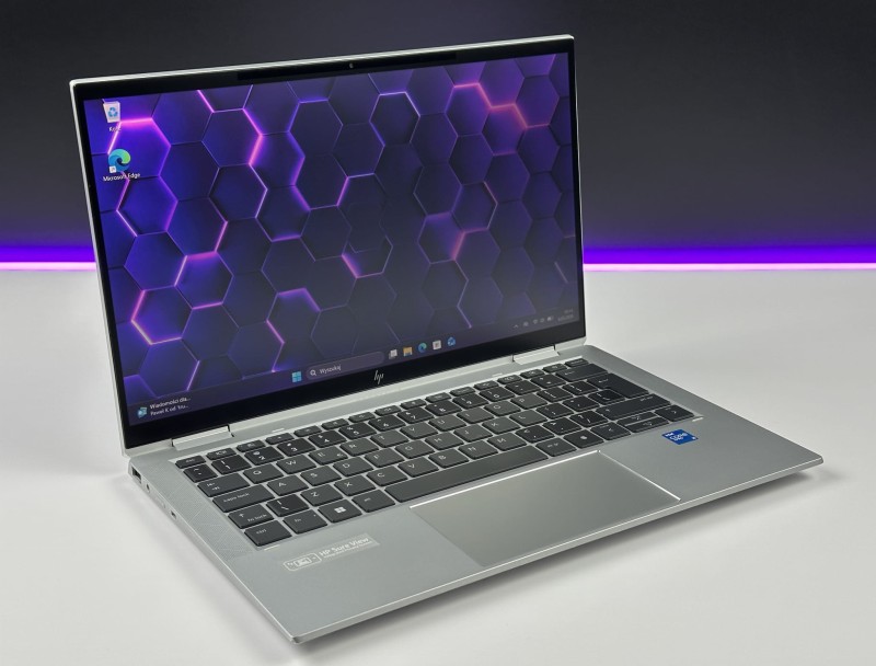HP EliteBook x360 1030 G8 z i5-1145G7, 16GB RAM, dotykowym ekranem FHD i modemem LTE – mobilność, styl i pełna funkcjonalność.