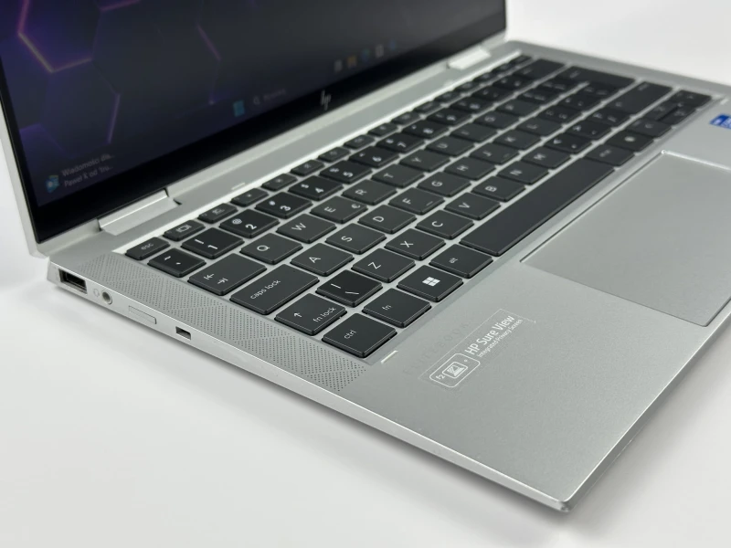 HP EliteBook x360 1030 G8 z i5-1145G7, 16GB RAM, dotykowym ekranem FHD i modemem LTE – mobilność, styl i pełna funkcjonalność.