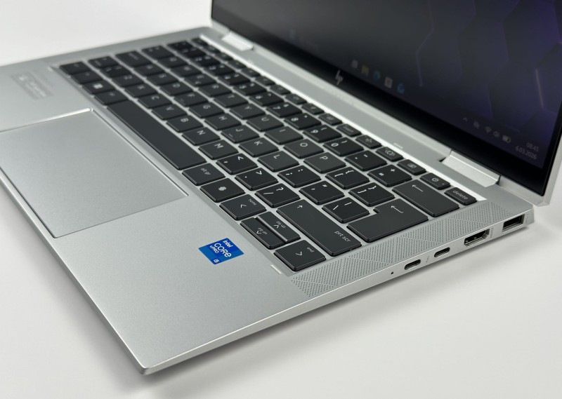 HP EliteBook x360 1030 G8 z i5-1145G7, 16GB RAM, dotykowym ekranem FHD i modemem LTE – mobilność, styl i pełna funkcjonalność.