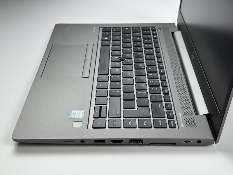 HP ZBook 14u G6 z i7-8665U i Radeon Pro WX 3200 4GB. Ekran 14” FHD z funkcją Sure View zapewnia prywatność i wydajność do pracy projektowej (12).JPG