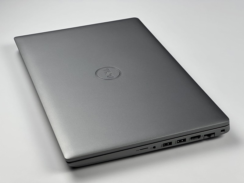 Dell Latitude 5521 z i7-11850H i dotykowym ekranem FHD 15,6 to wydajny laptop biznesowy, który łączy komfort pracy z nowoczesną funkcjonalnością (13).JPG