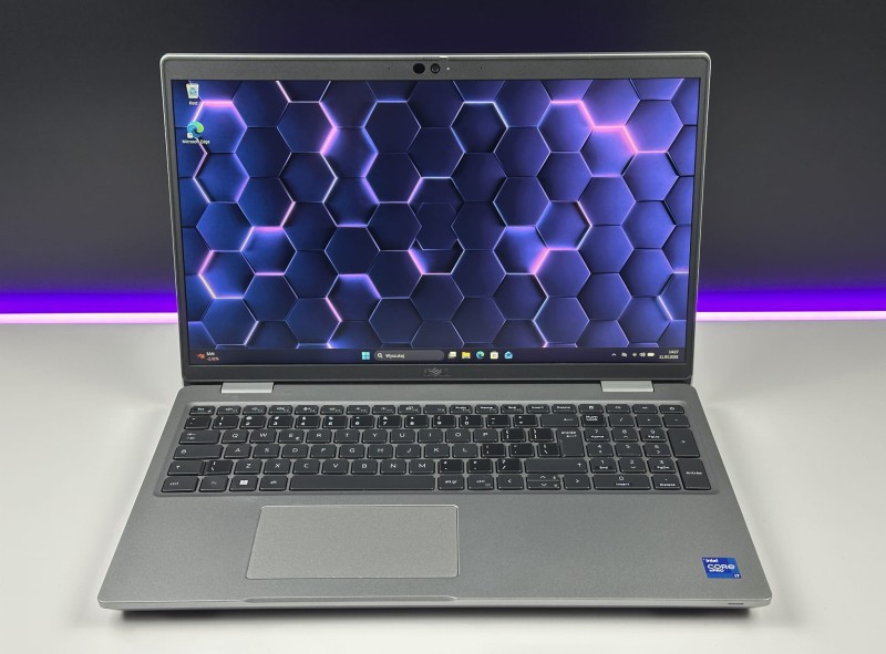 DELL Precision 3561 i7-11850H z dedykowaną kartą T600 (4GB). Wydajny laptop 15,6” FHD - do analiz, projektów inżynierskich i multitaskingu (1).JPG