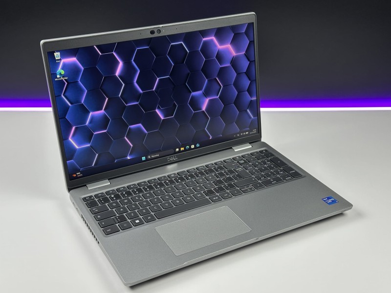 DELL Precision 3561 i7-11850H z dedykowaną kartą T600 (4GB). Wydajny laptop 15,6” FHD - do analiz, projektów inżynierskich i multitaskingu (2).JPG