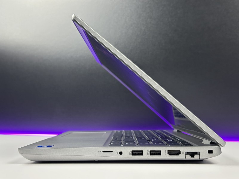 DELL Precision 3561 i7-11850H z dedykowaną kartą T600 (4GB). Wydajny laptop 15,6” FHD - do analiz, projektów inżynierskich i multitaskingu (7).JPG